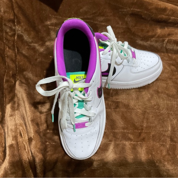 Nike Air Force 1 LV8- 7Y Big Boys/Girls - Picture 4 of 5